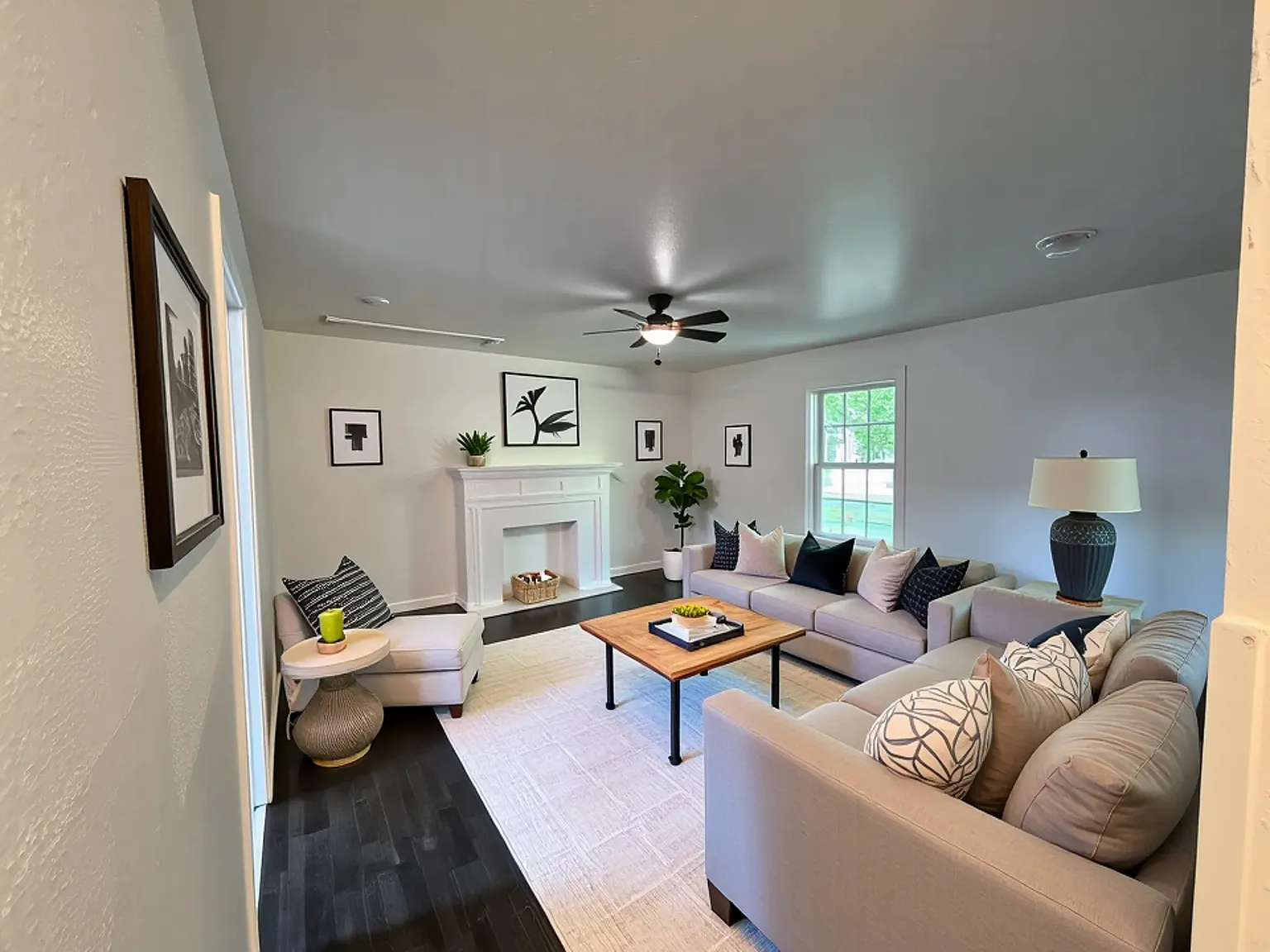 2 bed, 985 sqft, $1,199 — Photo 2