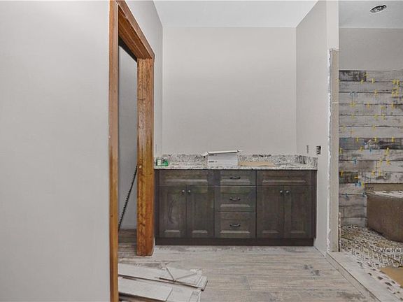 5th image of 143 Water Oak Dr