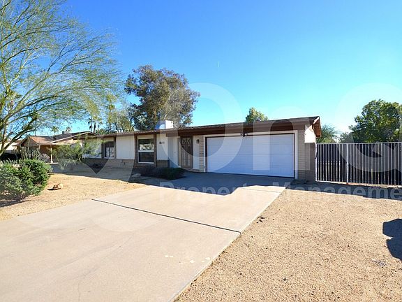 2nd image of 5019 E Laurel Ln