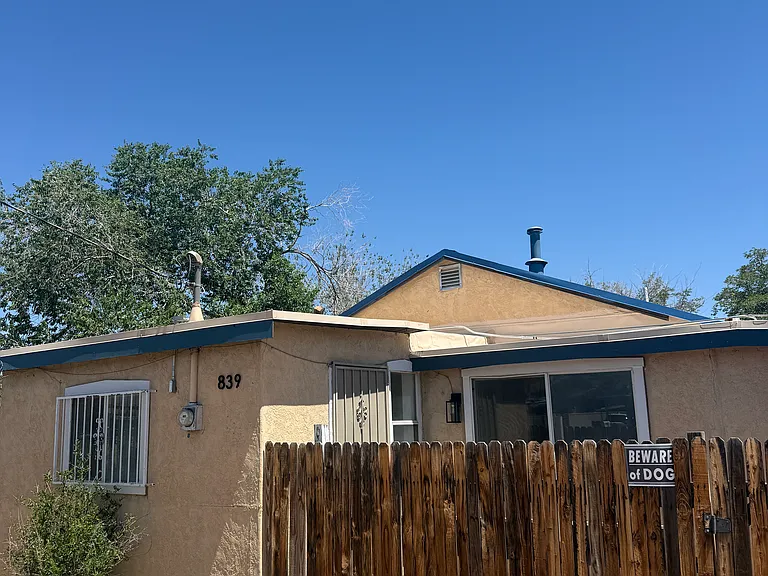 839 Apache Ave NW — Photo 2