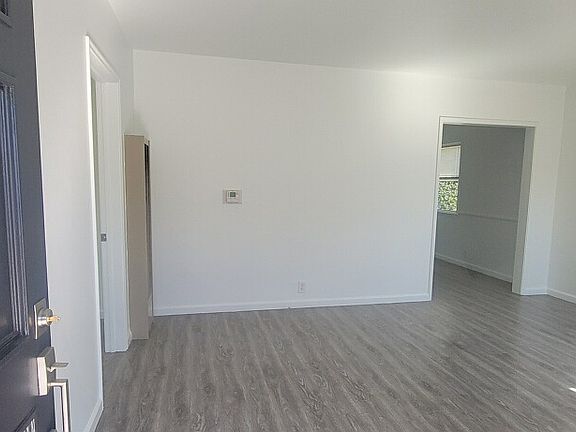 3rd image of 432 1/2 N Glenwood Pl #432-1/2