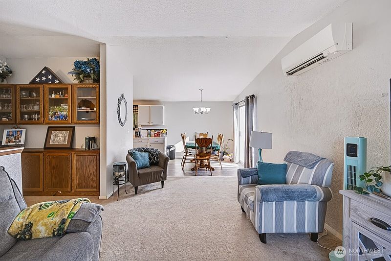 4th image of 101 Ernst Place