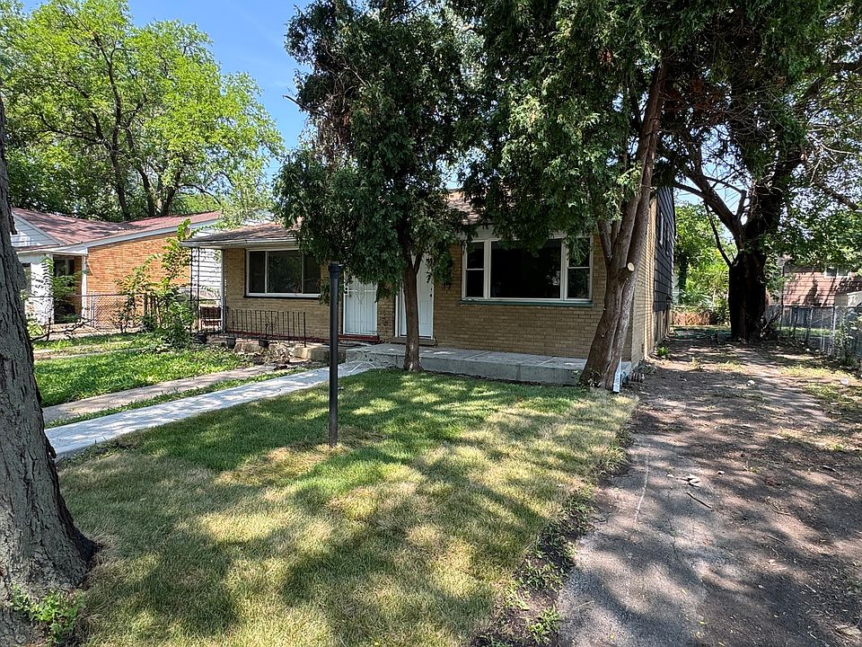 1st image of 940 W 116th Pl