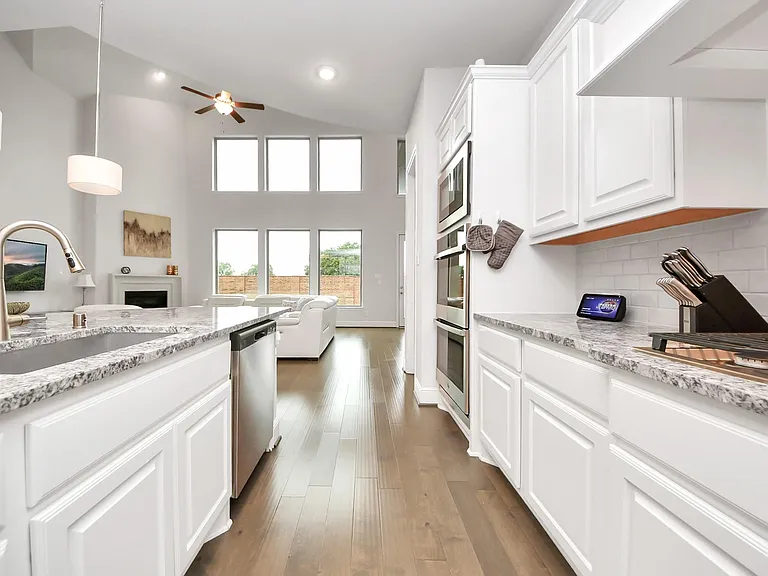 1714 McCrae Hill Ct — Photo 24
