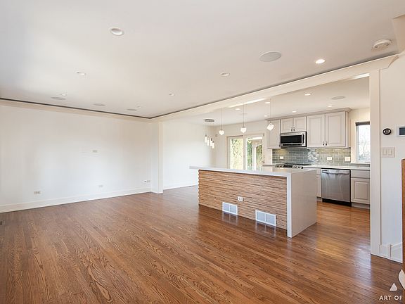 3rd image of 8519 S 82nd Ct