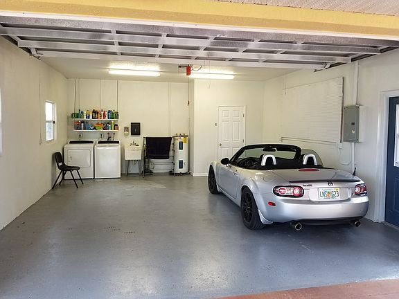 2 Car with Bath/remotes