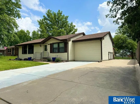 14321 Bradford Ct, Waverly, NE 68462