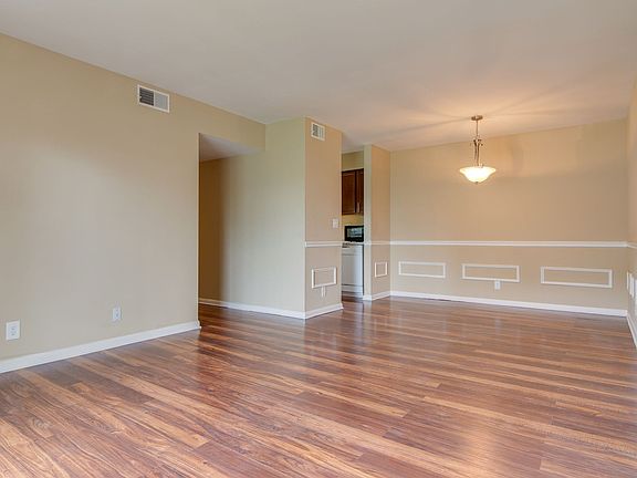 5th image of 420 Walton Ln APT M74