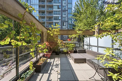 1001 Homer St #301 Photo 1