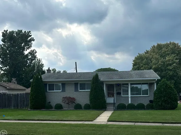 21231 Evergreen St, Saint Clair Shores, MI 48082