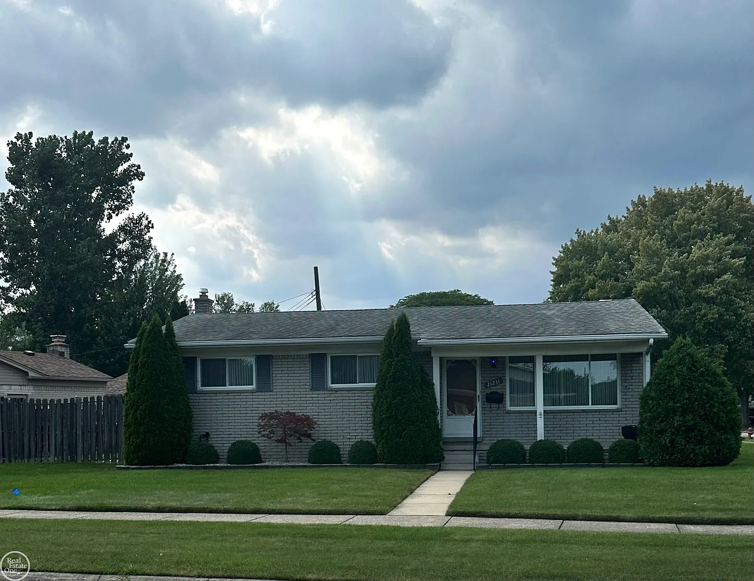 21231 Evergreen St photo 1
