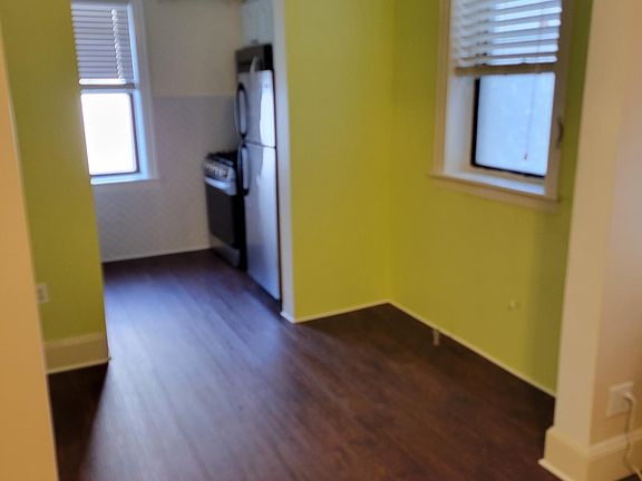3rd image of 5 N Tyson Ave