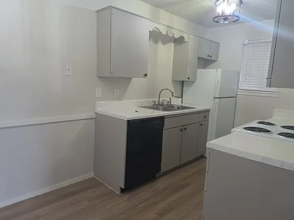 Colonial Terrace, 1420 S Trenton Ave APT 8, Tulsa, OK 74120