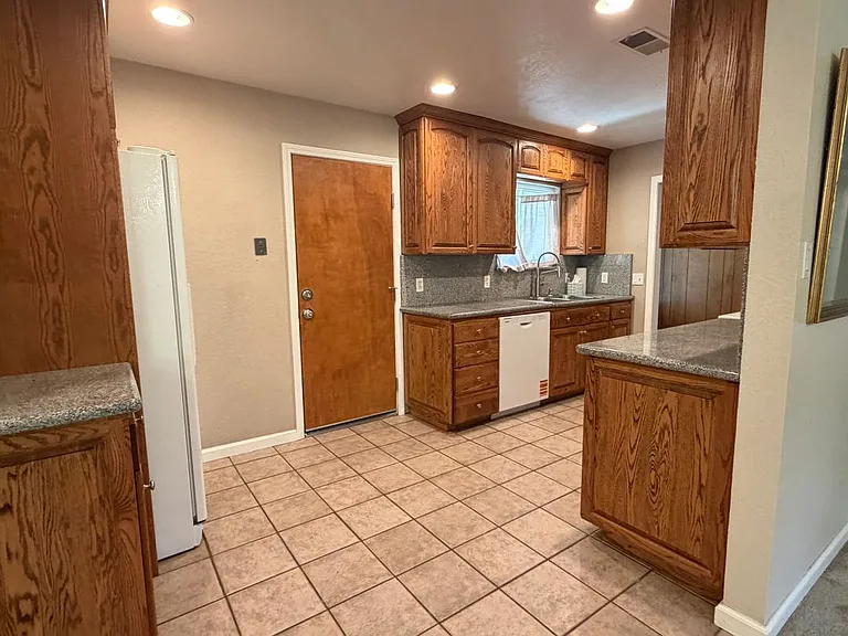 3404 Marshall Ave — Photo 2