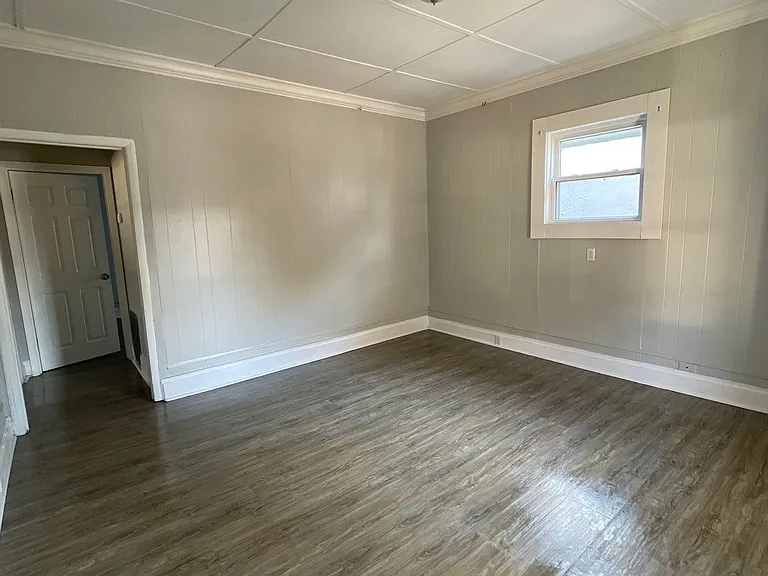 412 N Hawthorne St — Photo 9