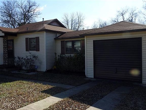 2nd image of 1427 E Avenue D