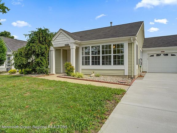 3rd image of 1154 Thornbury Lane #A