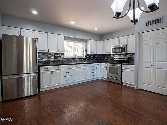 3rd image of 5708 N 69TH Avenue