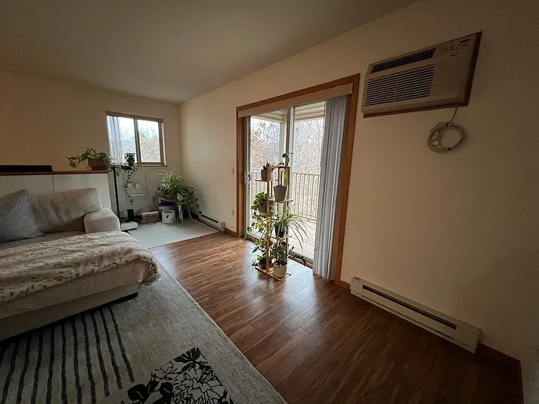 241 N Willson Dr #G — Photo 3