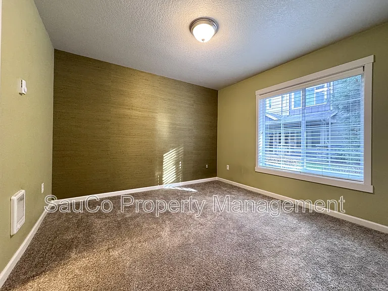 175 NE 80th Ave — Photo 22
