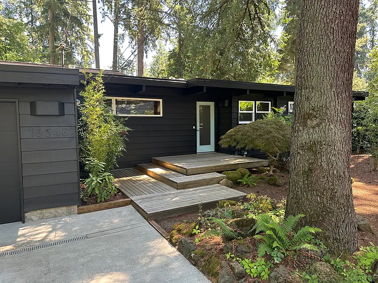 16546 Bonaire Ave — Photo 1