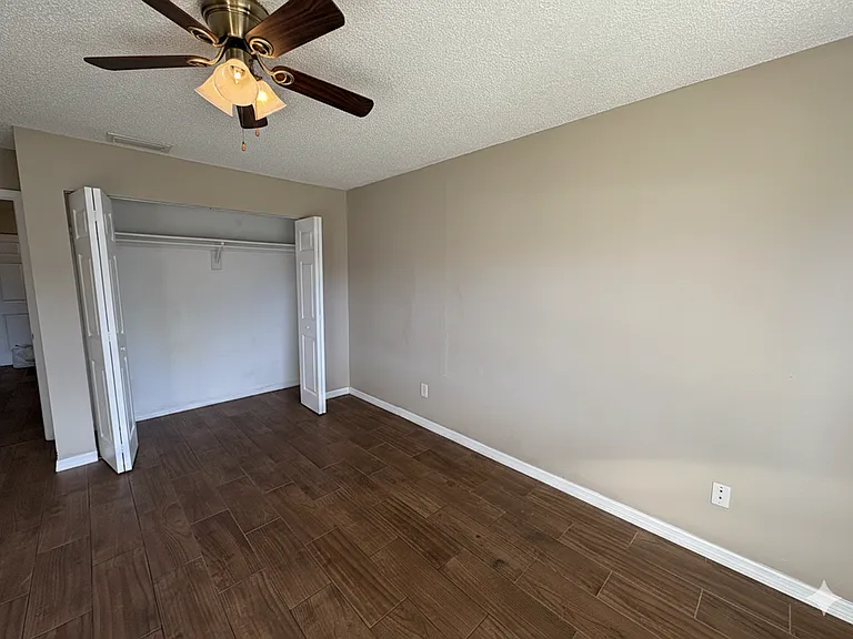 610 Kenwick Cir #103 — Photo 15