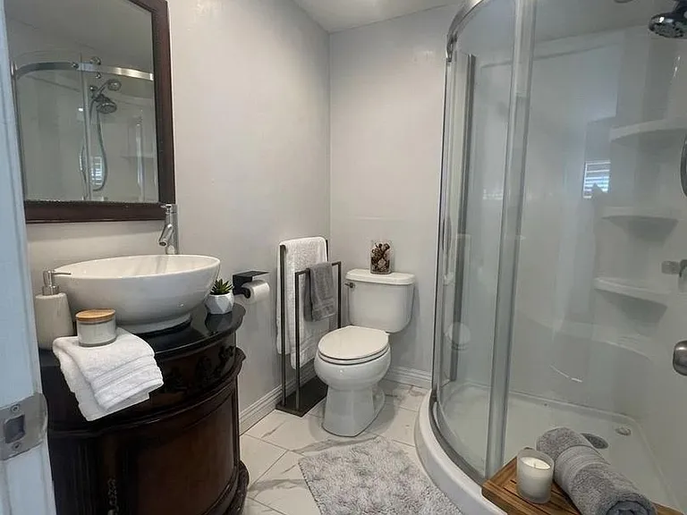 7009 Jumilla Ave #B — Photo 15