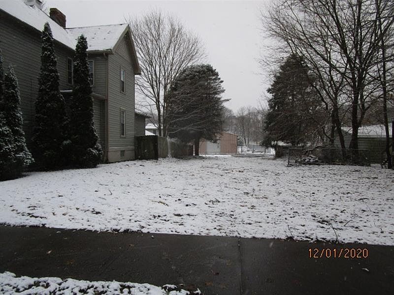 2nd image of 721 Market St