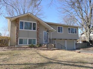 6504 N Michigan Ave, Gladstone, MO 64118