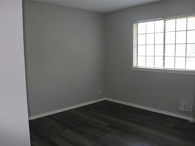 627 Cherry Ln — Photo 15