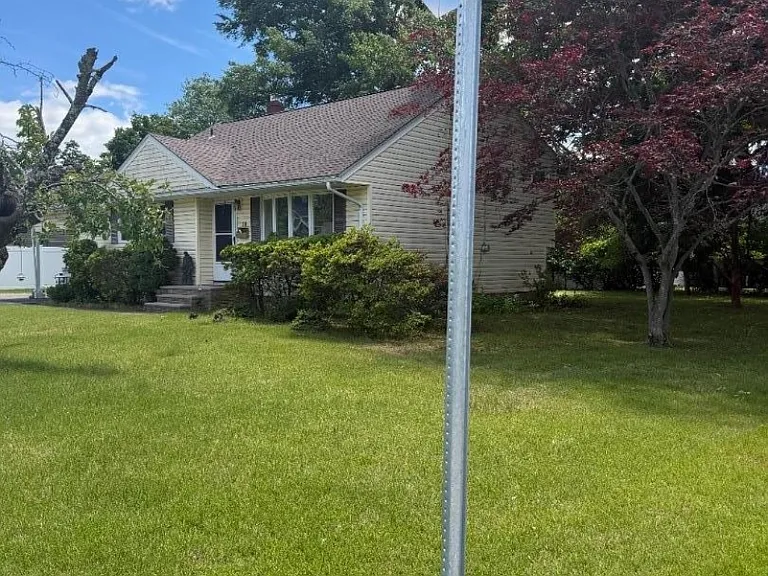 19 Anthony Blvd — Photo 1