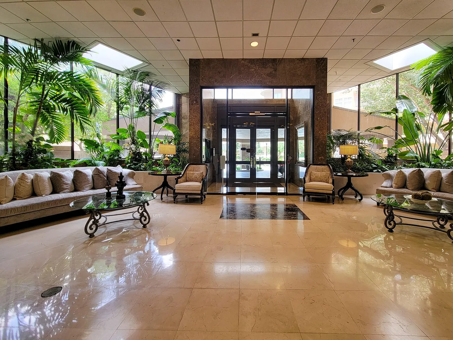 2 bed, 2.0 bath, 1095 sqft, $2,000 — Photo 4