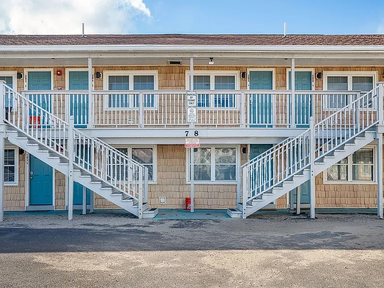 78 E Grand Ave #106 — Photo 11
