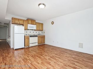 44 Pebble Ln #1, Staten Island, NY 10305