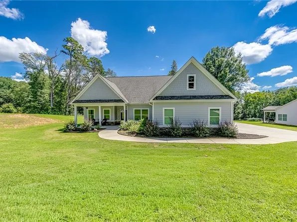 235 Mountain Creek Dr, Pendergrass, GA 30567