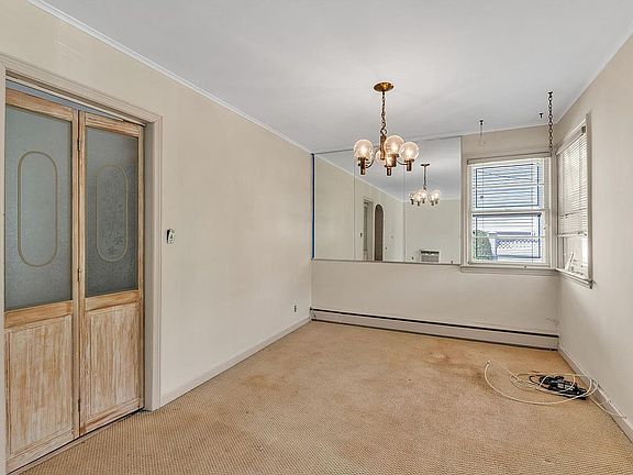 5th image of 167-14 Jewel Ave #1