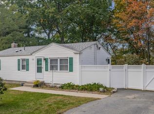 52 Longview Dr, Northampton, MA 01062