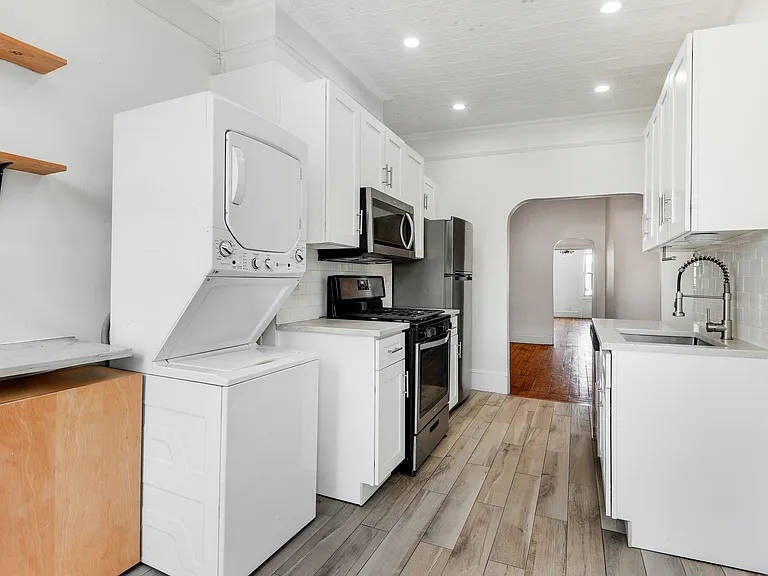 100 Powers St #3R — Photo 12