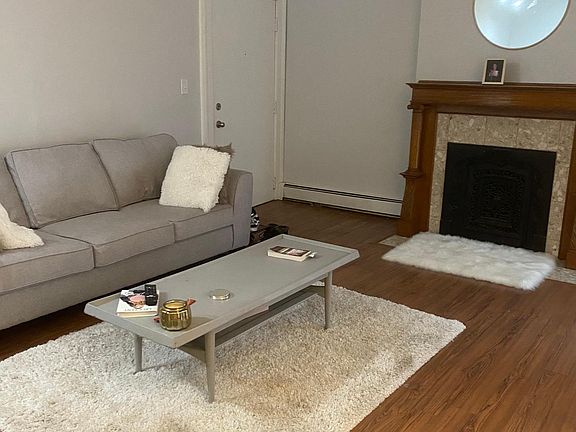 4th image of 29 N Pearl St APT 2