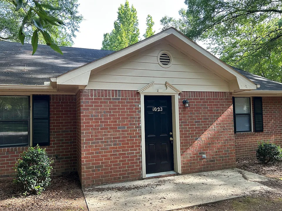 1021/1023 Cantrell Ln