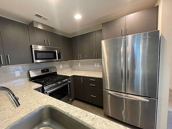 5th image of 1883 Vine St APT 101