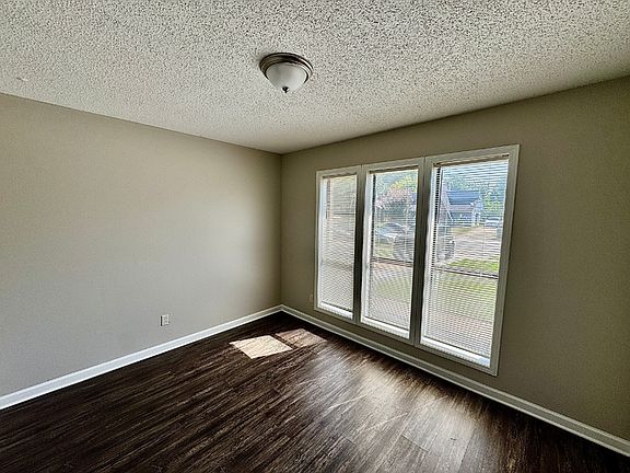 4th image of 4531 Crump Rd