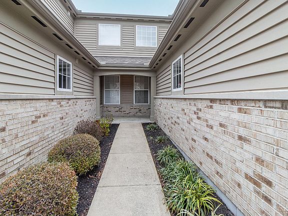 3rd image of 4480 English Oak Ct