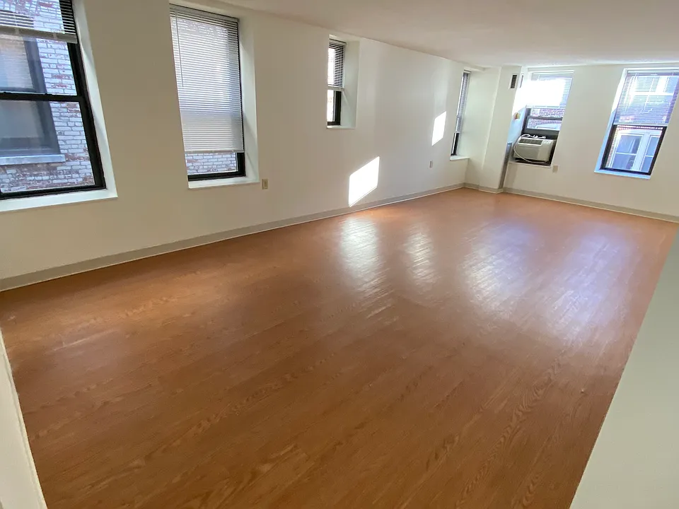 78 Westland Ave #404
