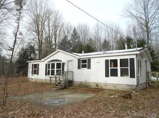 418 W Millerton Rd, Scottville, MI 49454