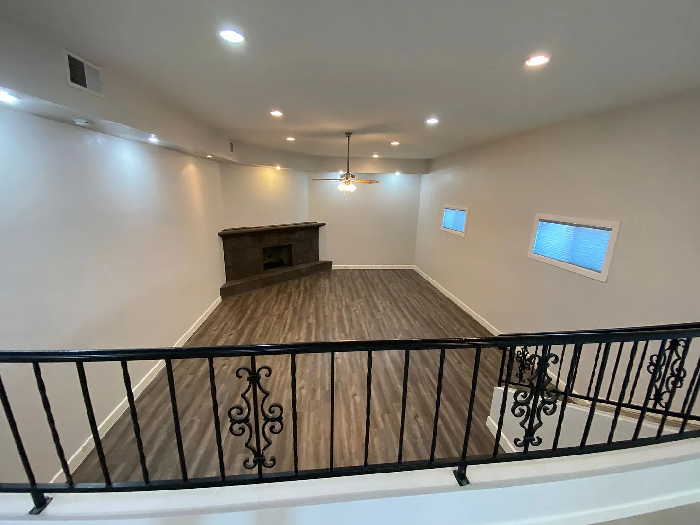 Don't Miss This Phoenix Beauty! — Photo 4