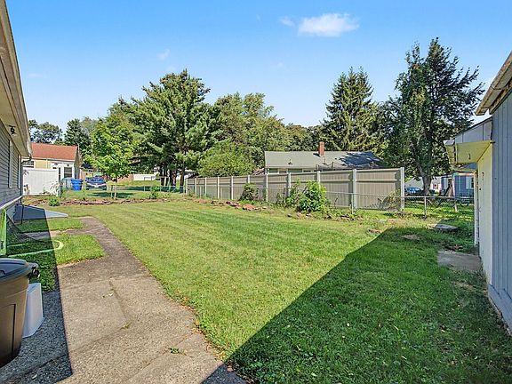 5th image of 369 Breckwood Blvd