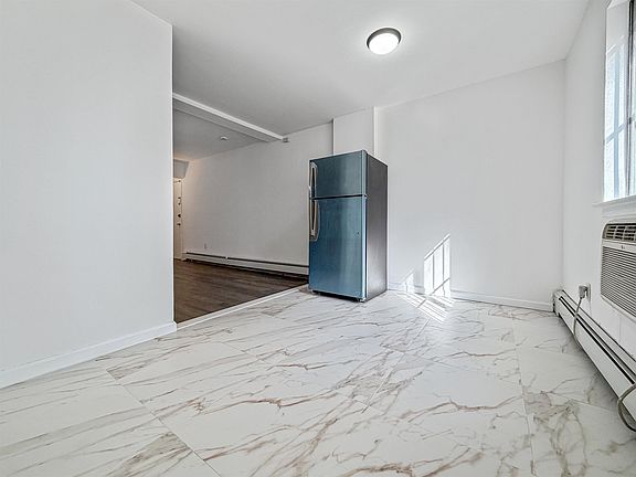 3rd image of 3605 Park Ave APT 23
