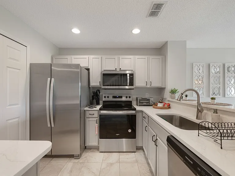 2465 Saint Augustine Blvd — Photo 6