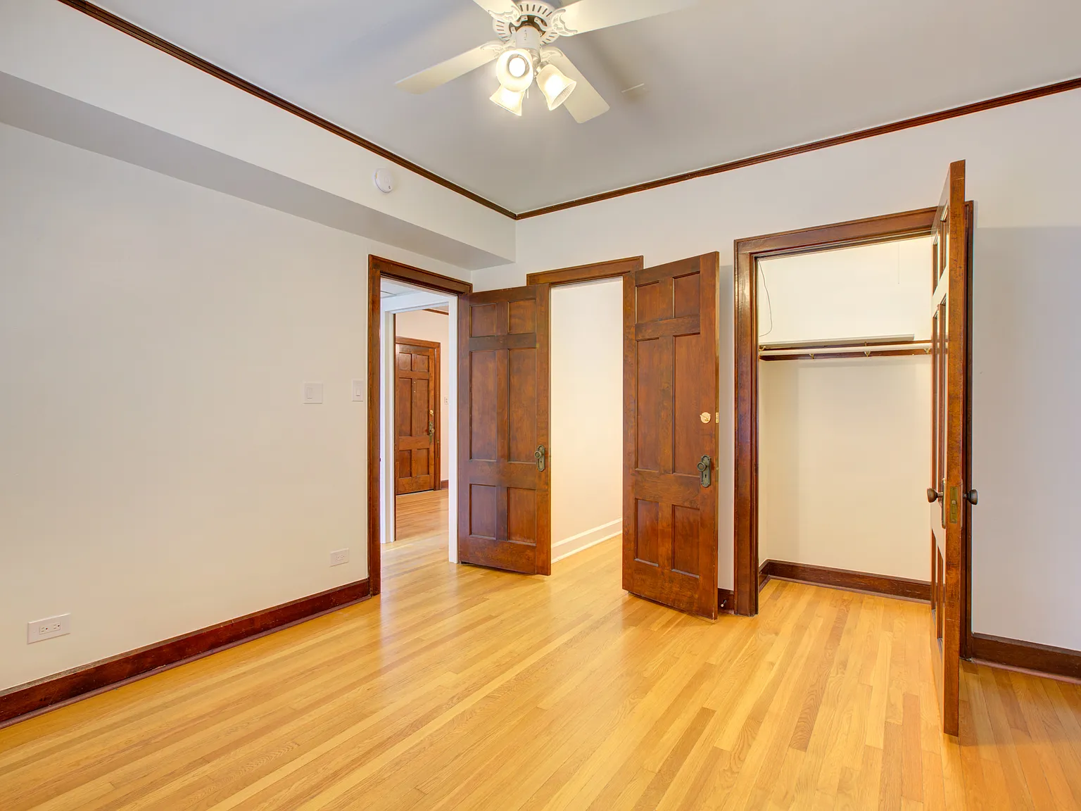 2 bed, 900 sqft, $1,995 — Photo 4
